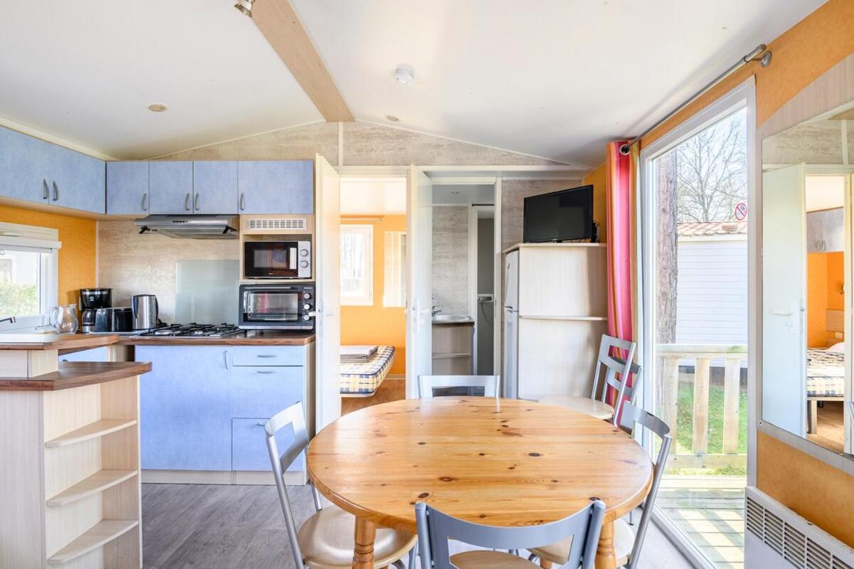 Mobil-home 6 Personnes 3 *